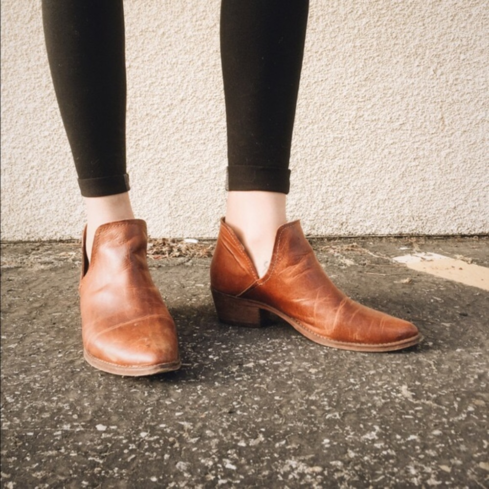 Steve Madden Brown Leather Ankle Booties